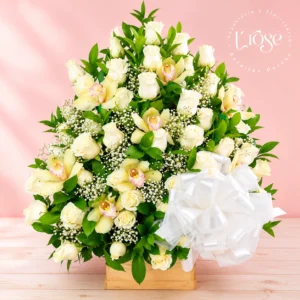 #367 Arreglo floral con rosas y orquídeas