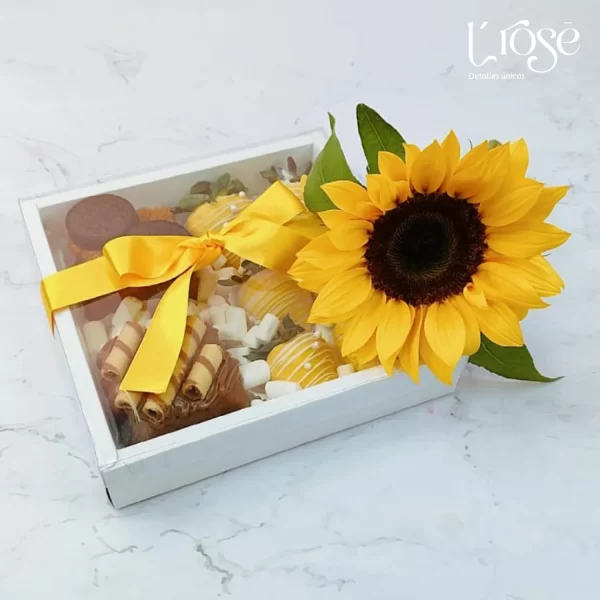 #266 Caja con brownie, fresas con chocolate y girasol - Imagen 3