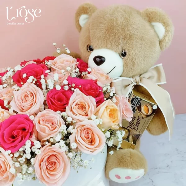 #4 Caja cilindro con rosas, peluche y chocolates - Imagen 3