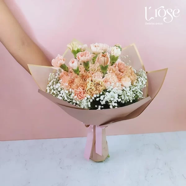 #459 Bouquet con claveles y yisophilia