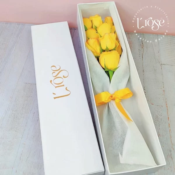 #30 Caja con 12 rosas - Imagen 2