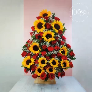 #351 Arreglo de rosas, girasoles y yisophilia