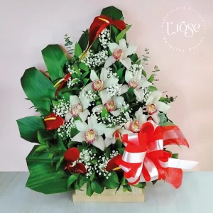 #244 Arreglo floral con anturios y orquídeas