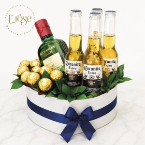 #69 Caja corazón con chocolates y licor