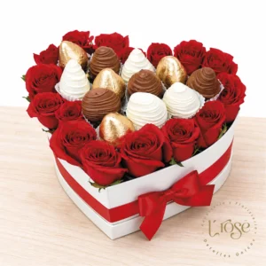 #44 Caja corazón con rosas y fresas bañadas de chocolate