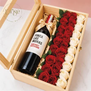 #54 Cajón con rosas y botella de Vino