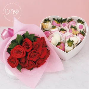 #122 Caja de fresas con chocolate  y Bouquet rosas