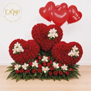 #221 Arreglo Grande de 3 corazones con flores y globos