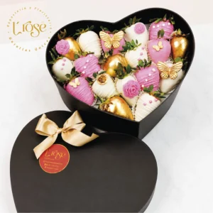 #310 Caja corazón con fresas bañadas en chocolate