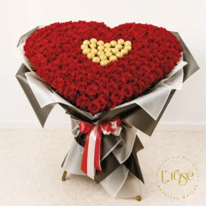 #319 Bouquet de rosas y chocolates