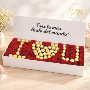 #336 Caja con mensaje personalizado, rosas  y mensaje en chocolate Ferrero