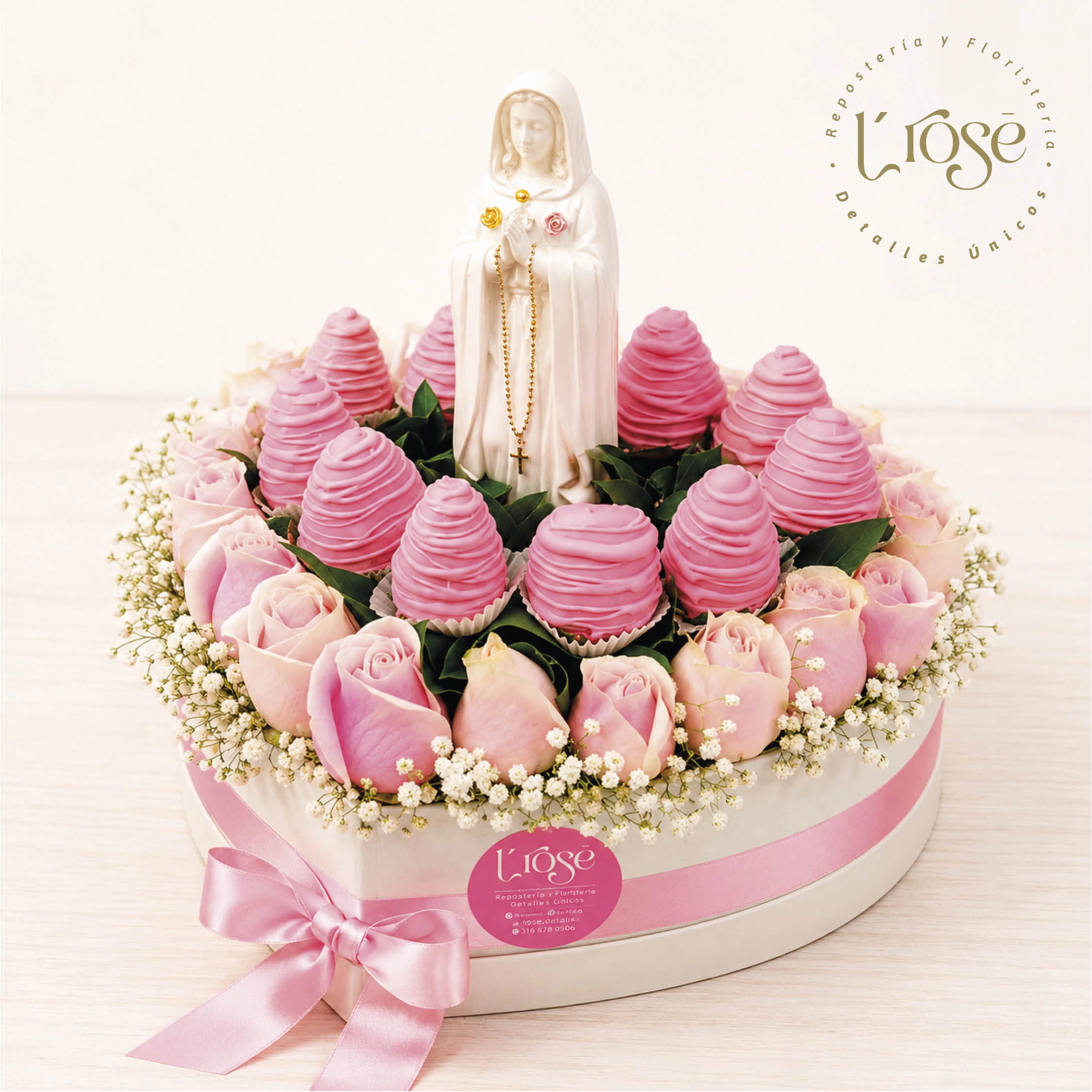 #157 Caja corazón con rosas, fresas con chocolate, globos y virgen - Imagen 4
