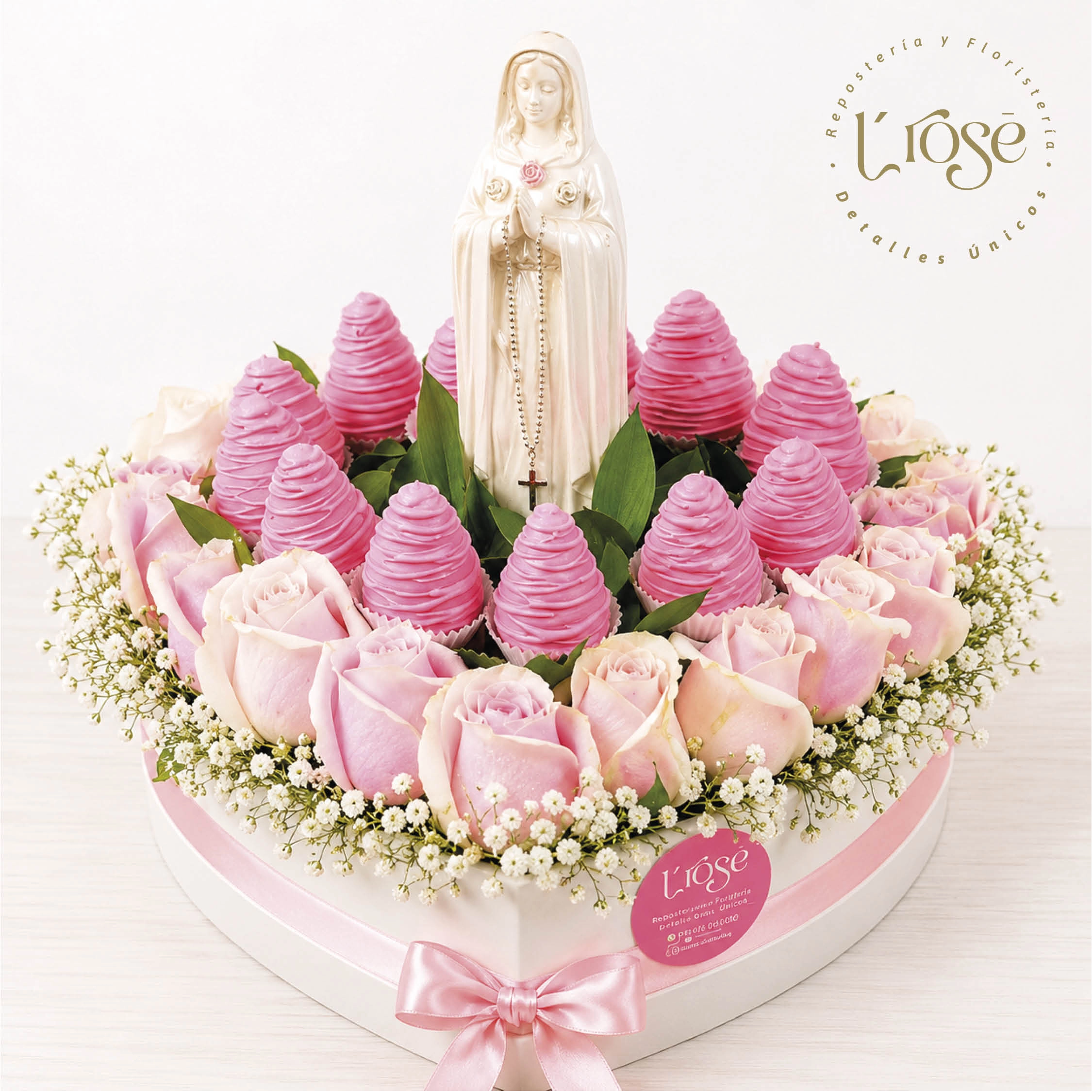 #157 Caja corazón con rosas, fresas con chocolate, globos y virgen - Imagen 2