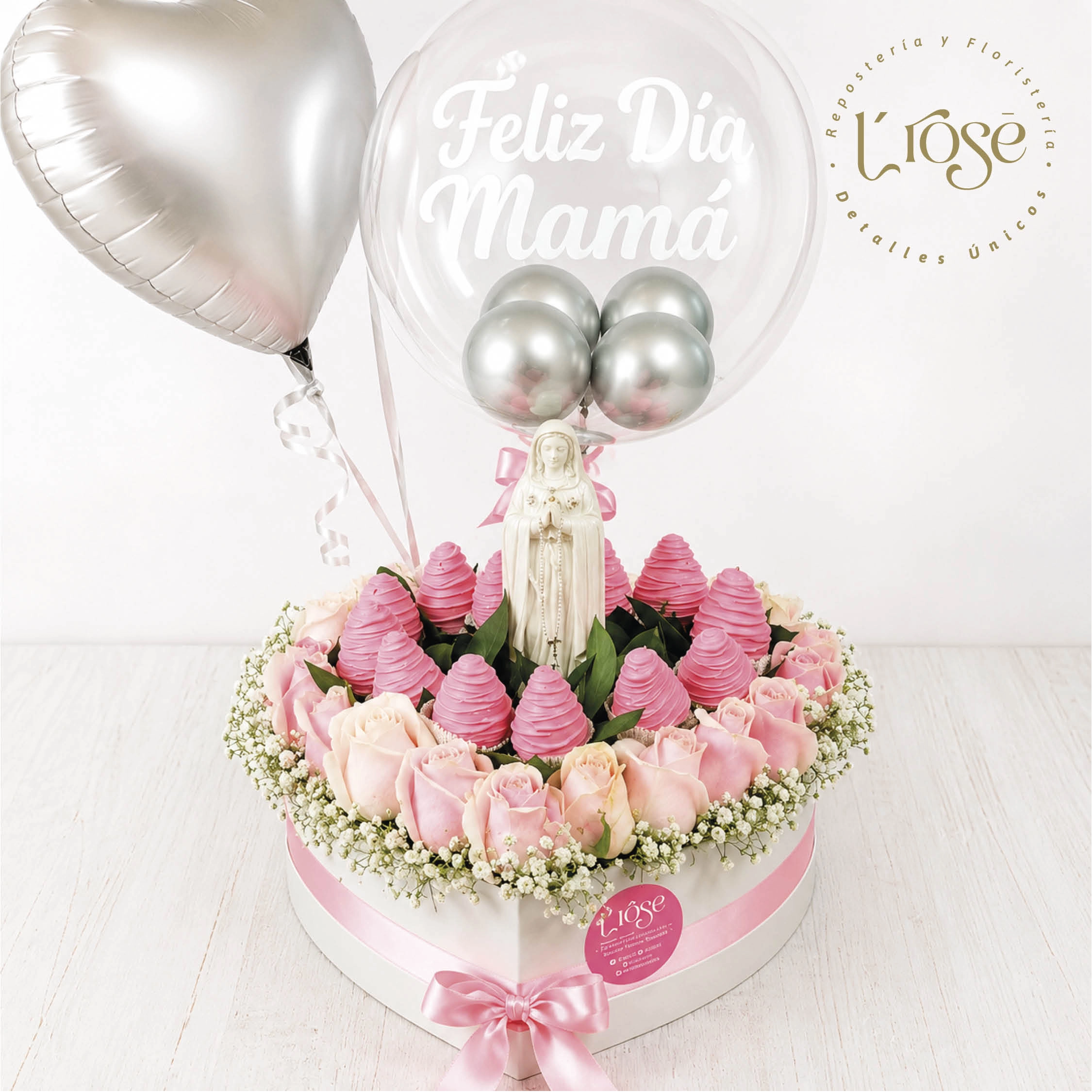 #157 Caja corazón con rosas, fresas con chocolate, globos y virgen - Imagen 3