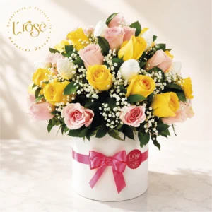 #179 Caja de rosas con fresas con chocolate