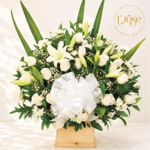 #181 Arreglo flores blancas y Azucenas