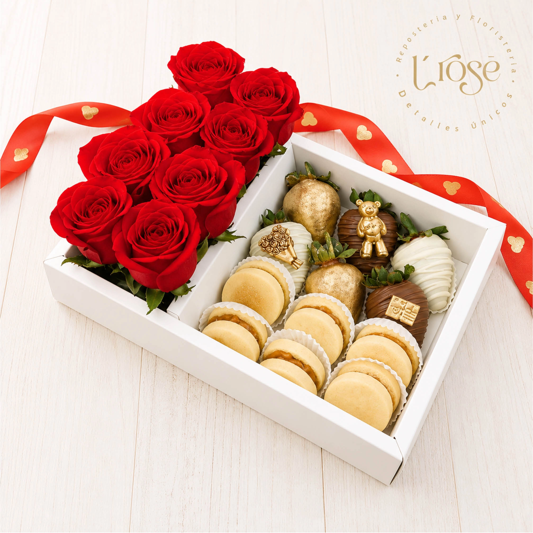 #197 Caja con rosas, alfajores y fresas con chocolate - Imagen 2