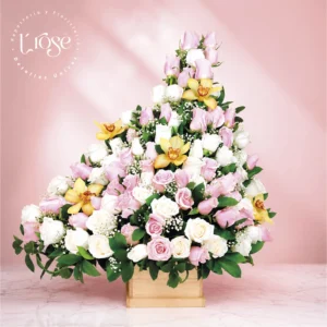 #202 Arreglo con rosas y orquídeas