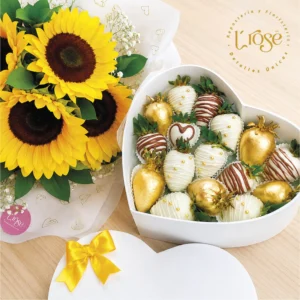 #374 Caja de fresas con chocolate y bouquet de girasoles