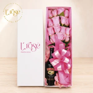 #420 Caja con rosas, Baileys y pétalos