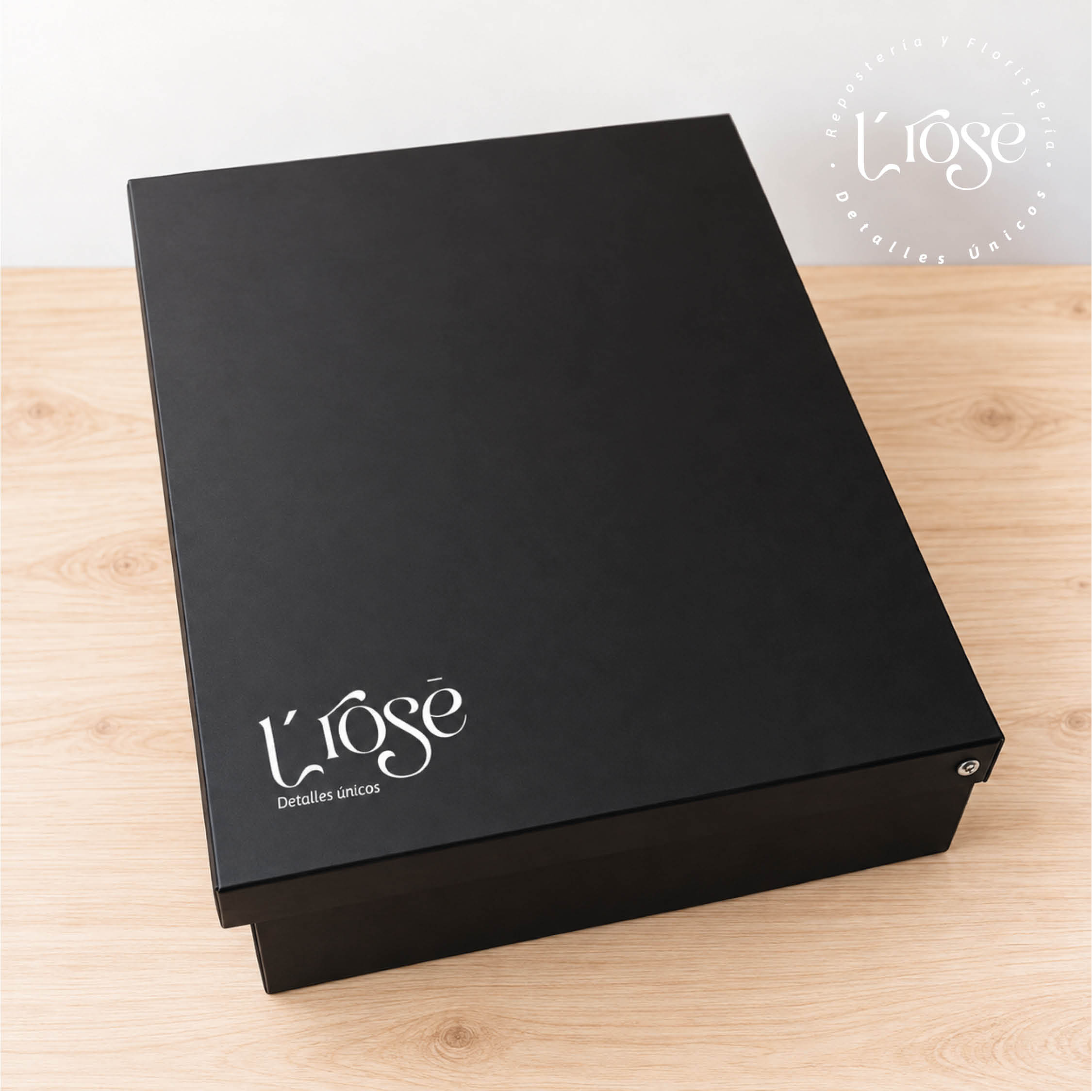 #506 Caja con rosas, chocolates y mensaje personalizado en caja - Imagen 2