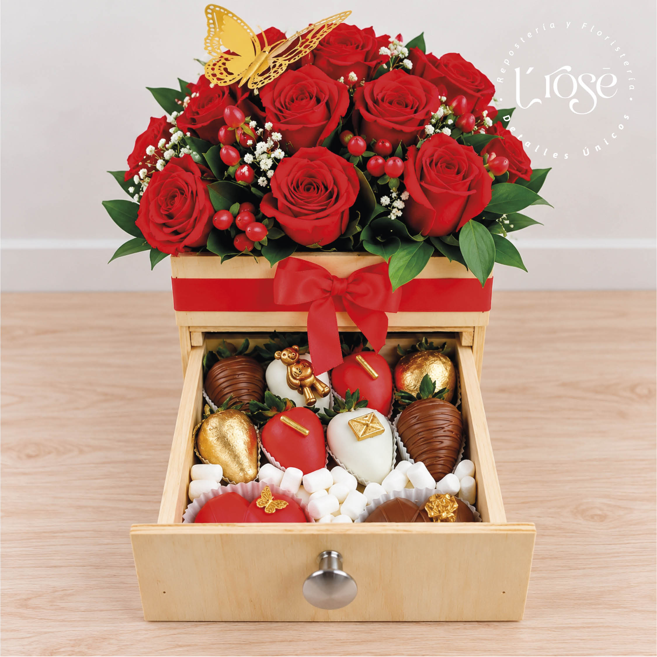 #540 Caja cajon de rosas, fresas y chocolates - Imagen 2