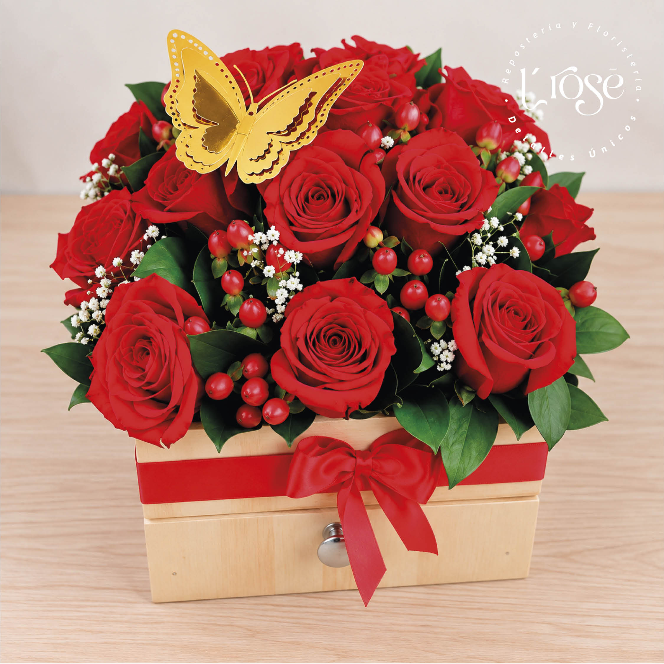 #540 Caja cajon de rosas, fresas y chocolates - Imagen 3