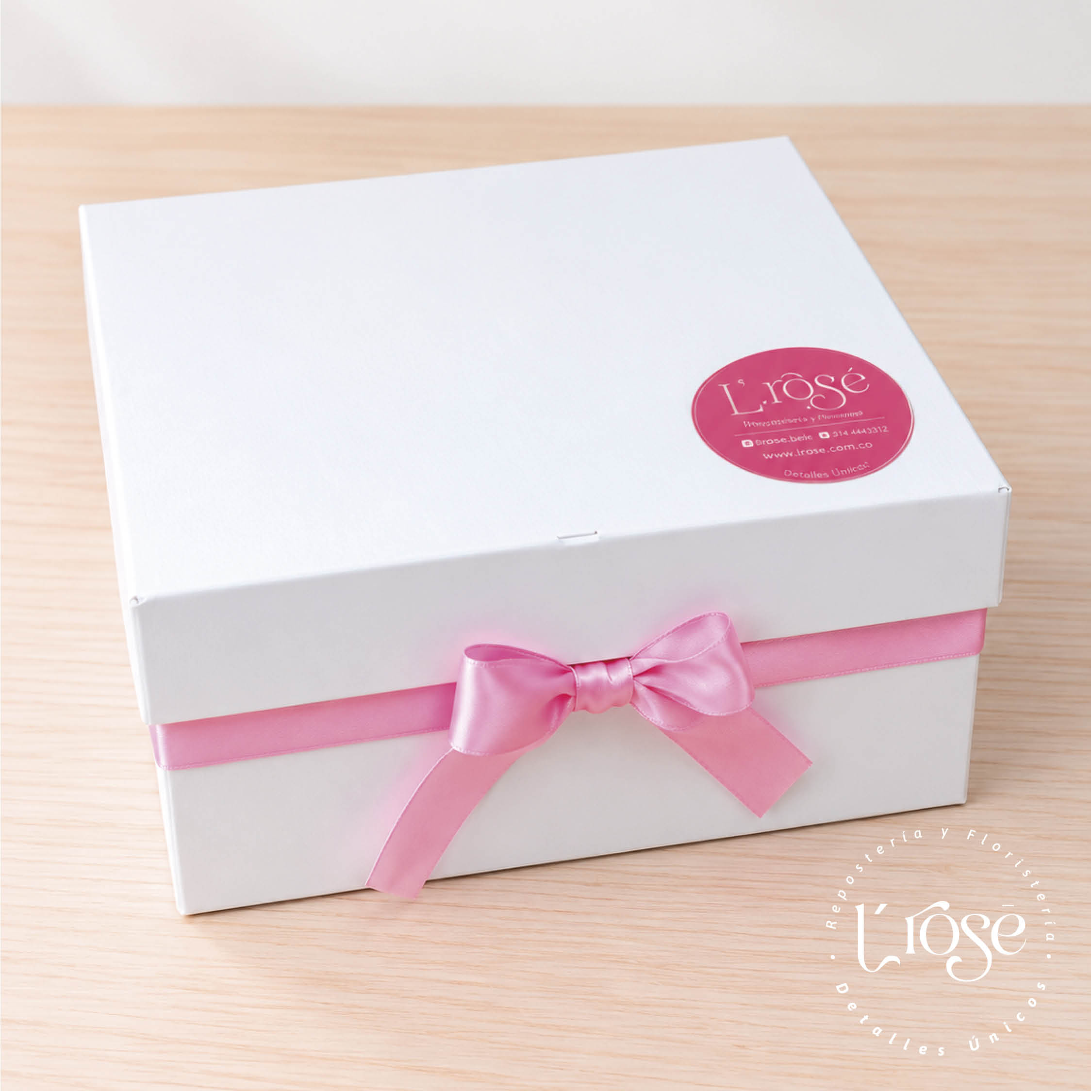 #473 Caja con corazón de chocolate relleno de alfajores, mini masmelos y chocolates - Imagen 3