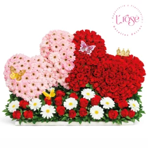 #145 Arreglo con 3 corazones en flores