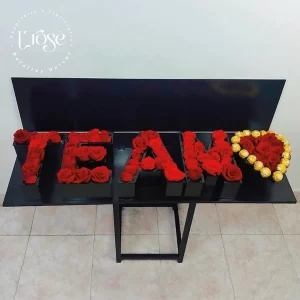 #87 Caja TE AMO con rosas y chocolates
