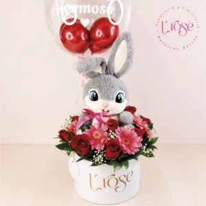 #258 Caja cilindro con flores, peluche y globo burbuja