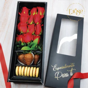 #267 Caja con rosas, alfajores y fresas con chocolate