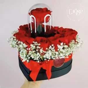 #442 Caja corazón con rosas e inmortalizada