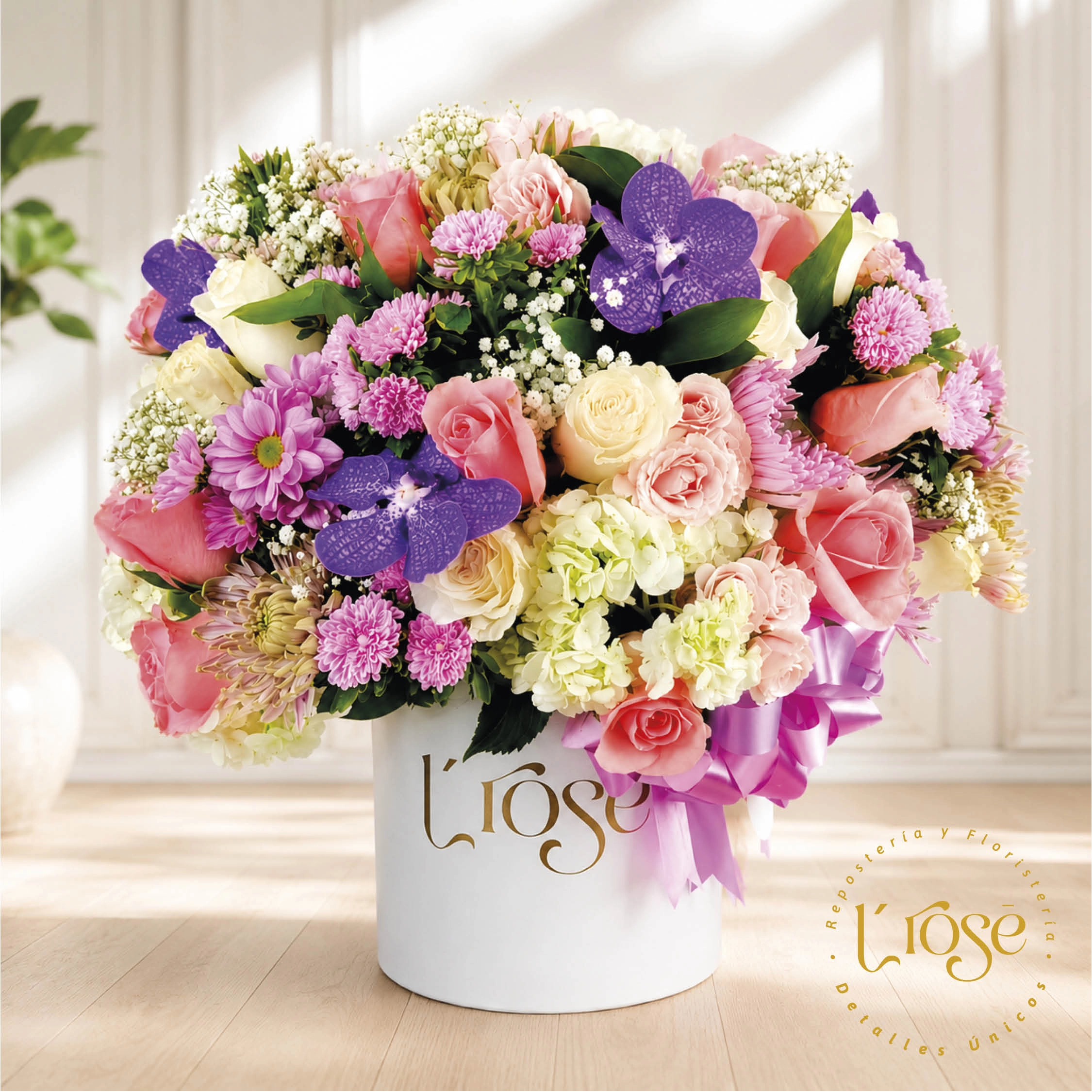 #388 Caja cilindro con flores - Imagen 2