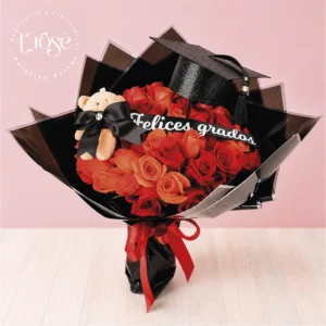 #414 Bouquet de rosas y birrete
