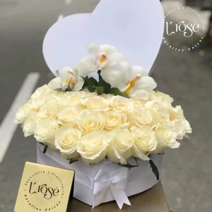 #559 Caja corazón con flores