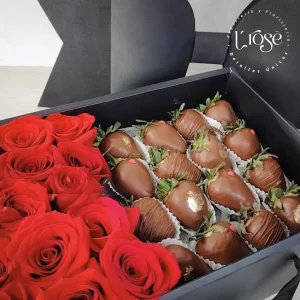 #562 Box Luxury Rosas & Fresas